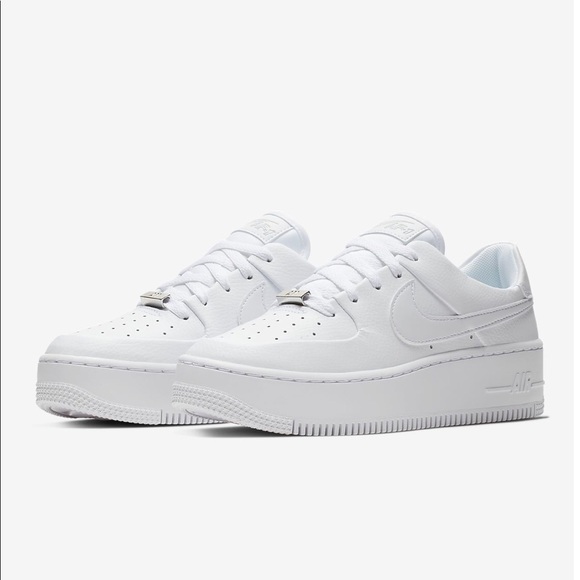 white nike air force 1 platform